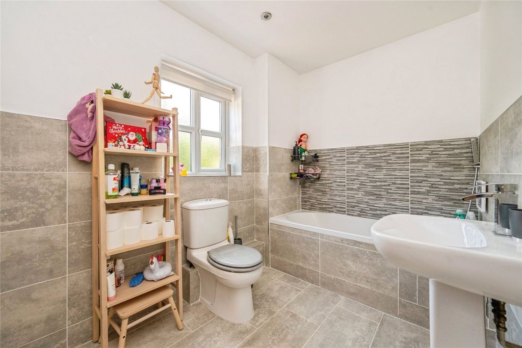 Property photo 3 of 25 Picture No. 47