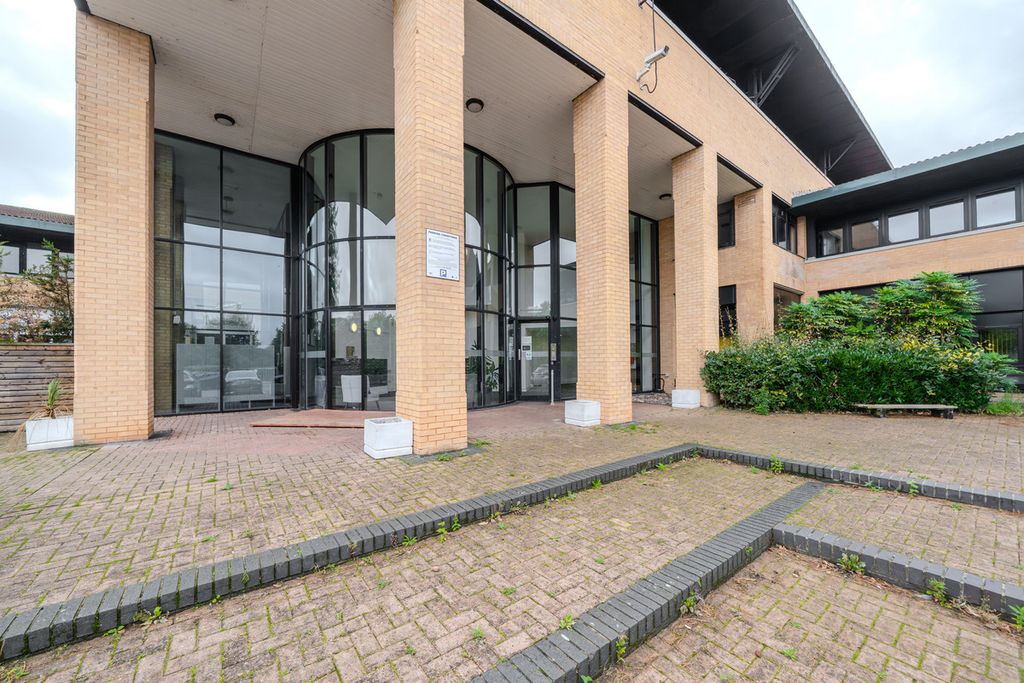 Property photo 1 of 21