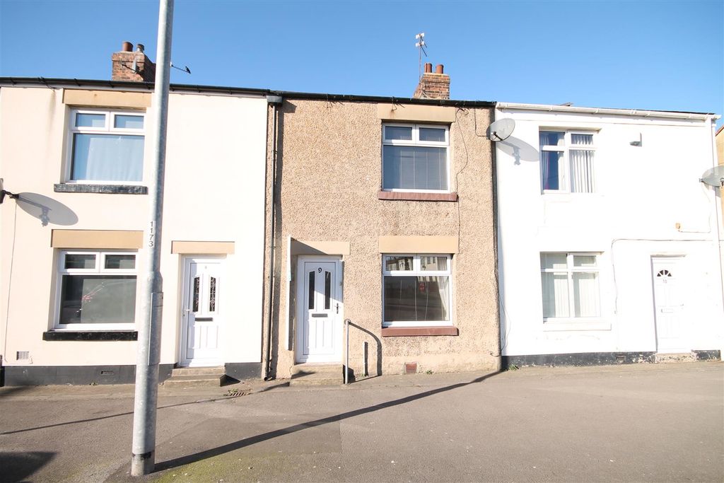 Property photo 2 of 8