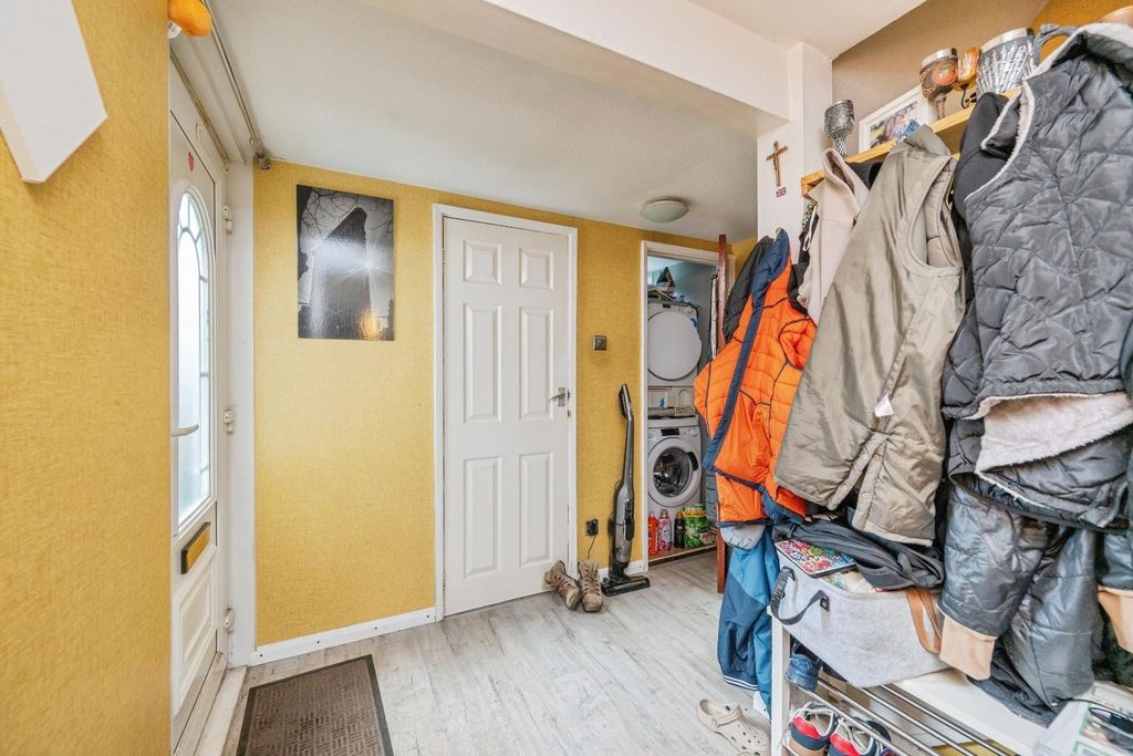 Property photo 2 of 20 16Medway-23.Jpg