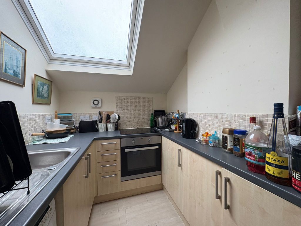 Property photo 3 of 6 Kitchen