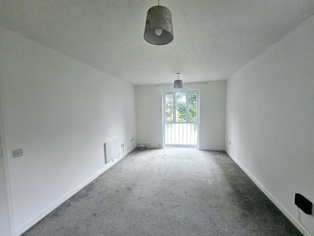 Property photo 3 of 10 Image