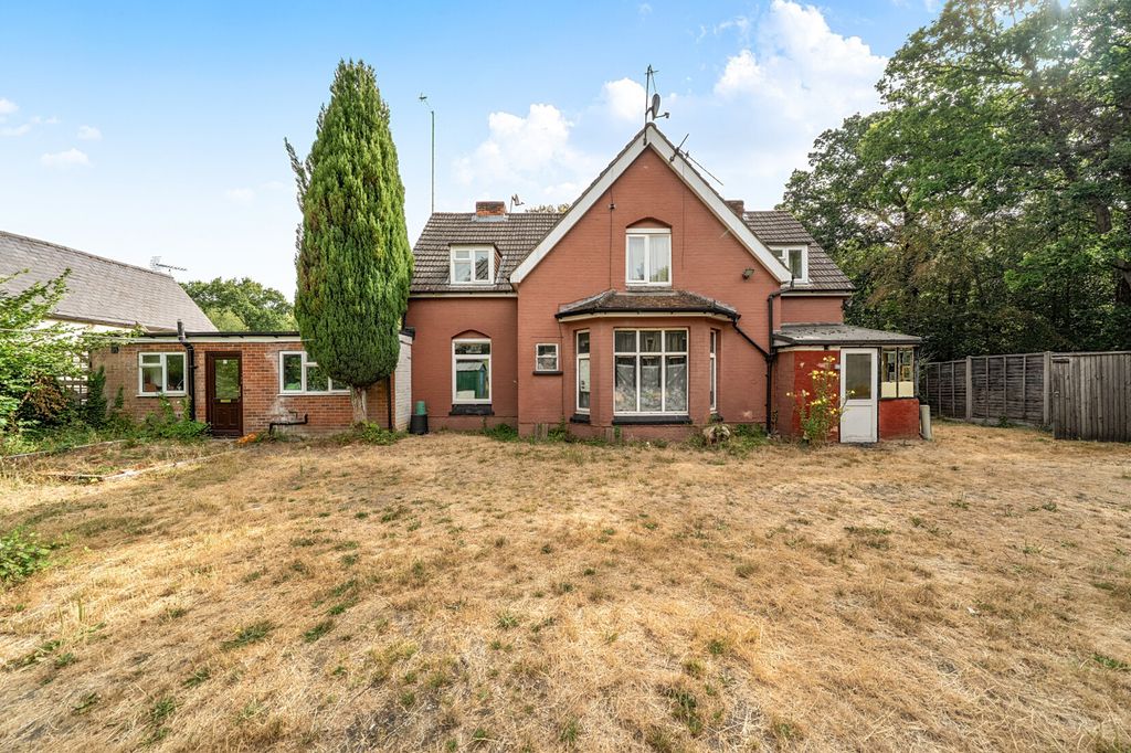 Property photo 1 of 17 External View