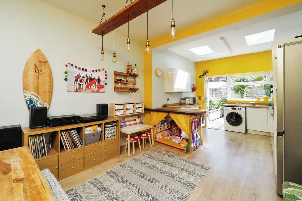 Property photo 1 of 23 Pbox-Img.Jpg