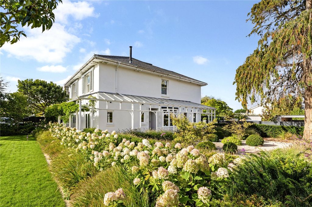 Property photo 3 of 36 Grounds