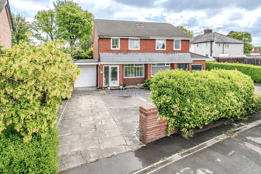 Property photo 1 of 40