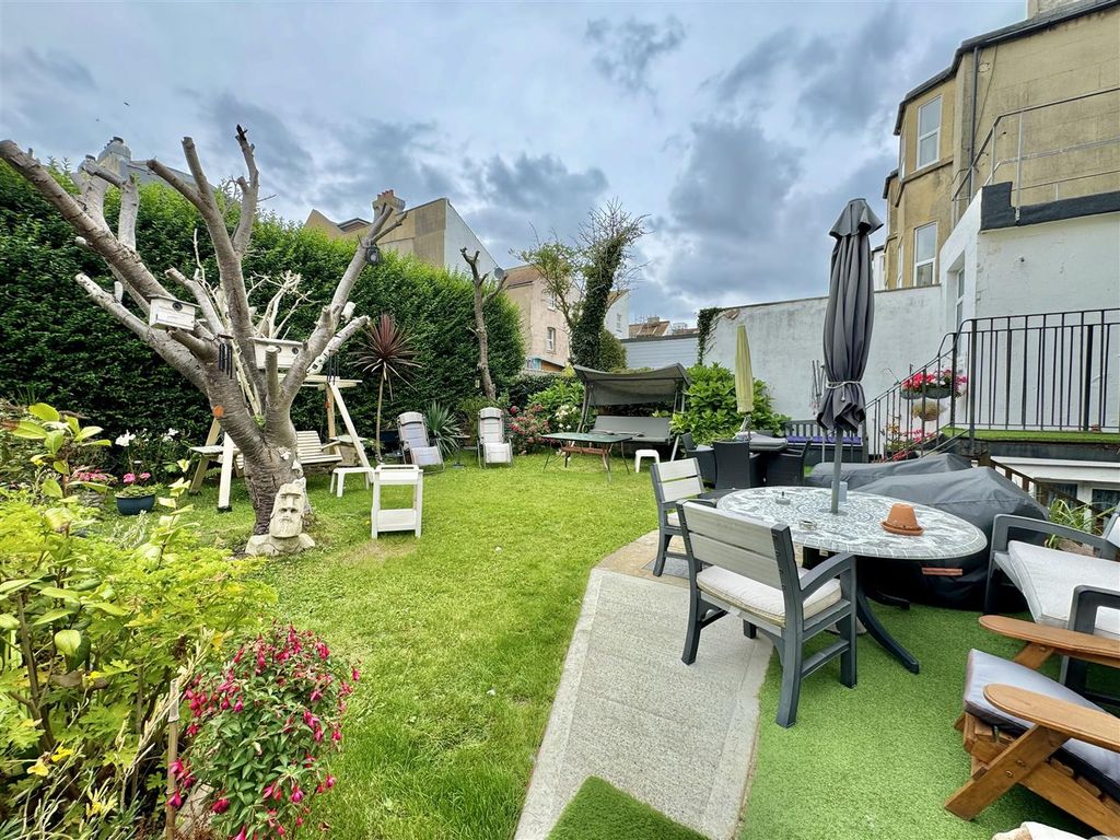 Property photo 3 of 22