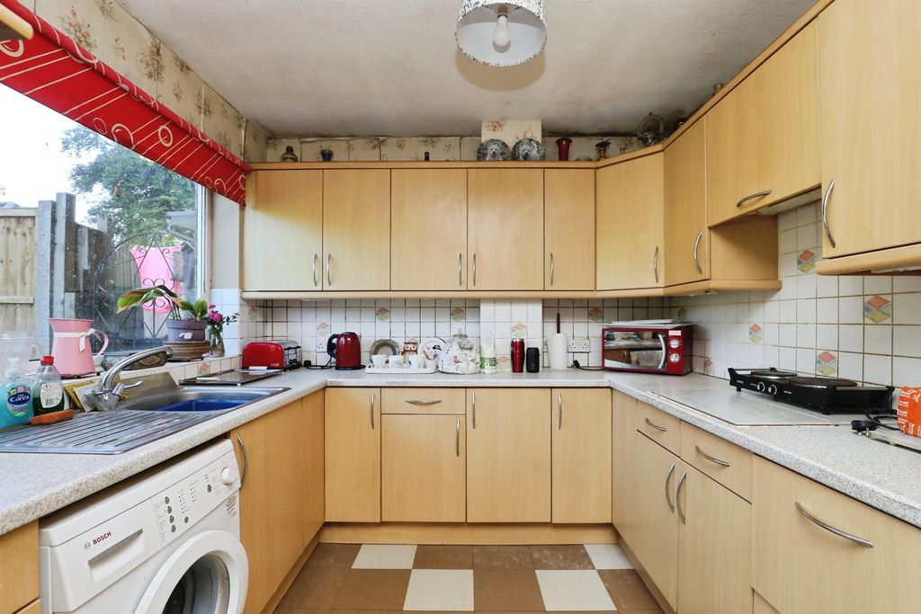 Property photo 3 of 14