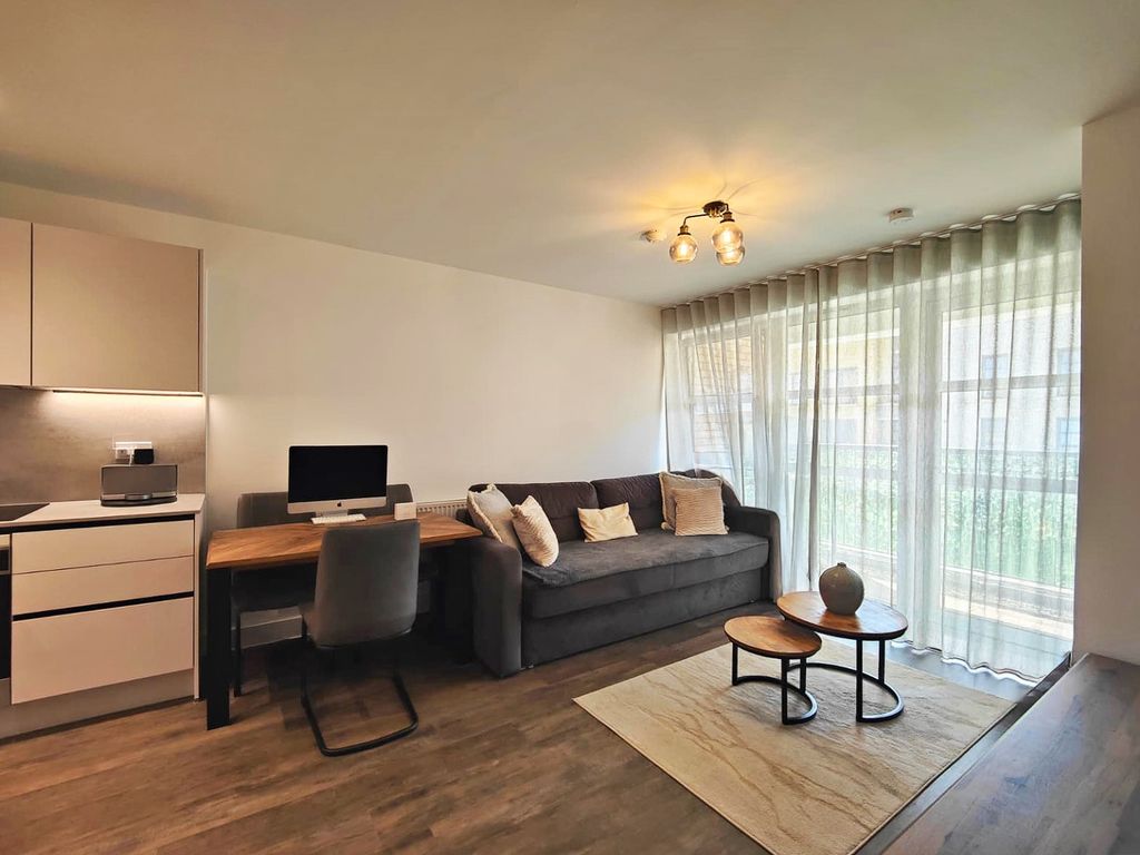 Property photo 1 of 10 Frontal
