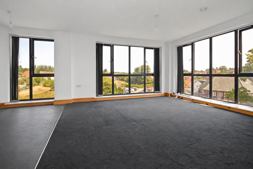 Property photo 2 of 9 Lounge