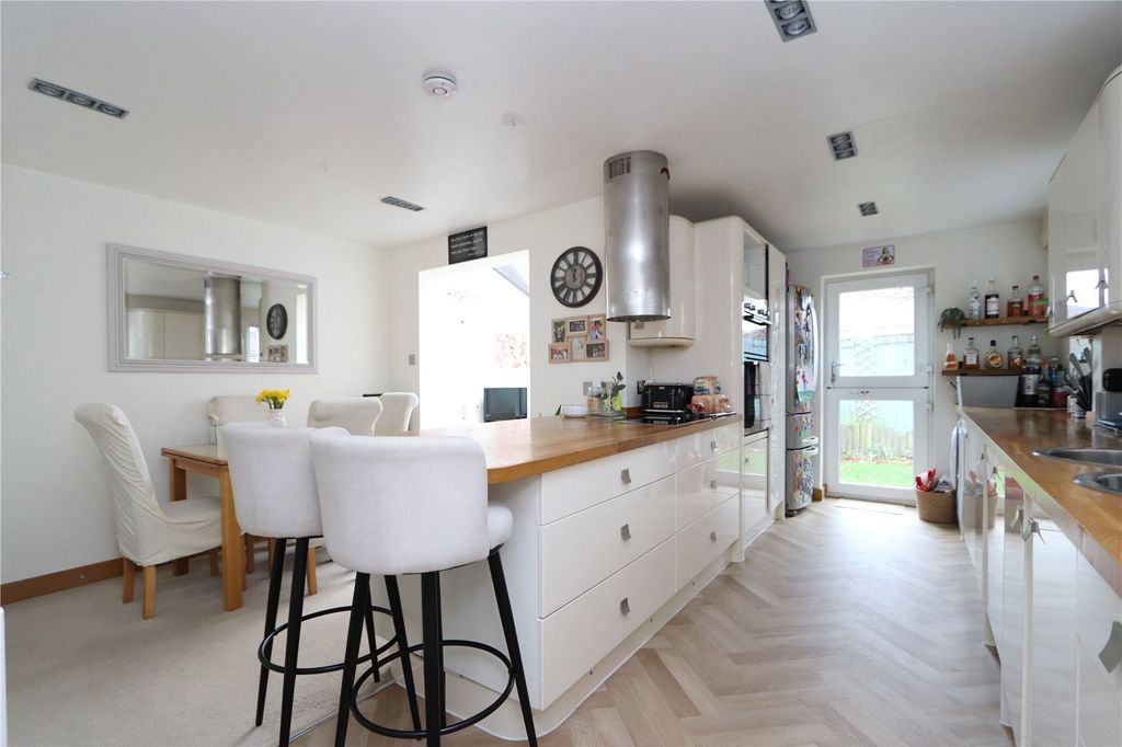 Property photo 2 of 16 Picture No. 05