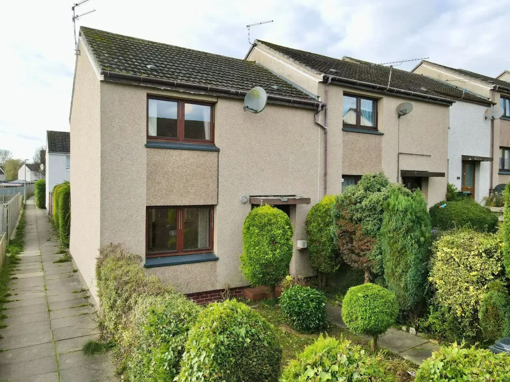 Property photo 1 of 17