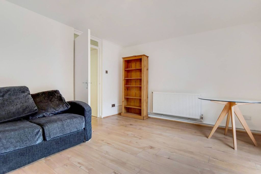 Property photo 3 of 11