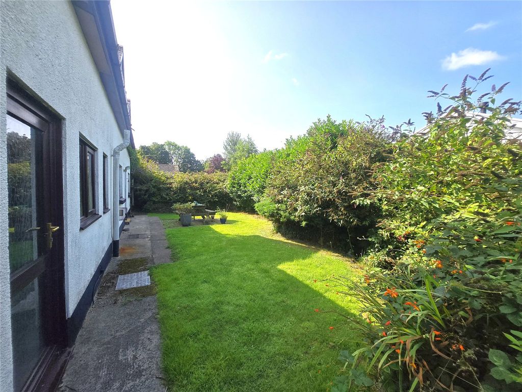 Property photo 3 of 22 Picture No. 02