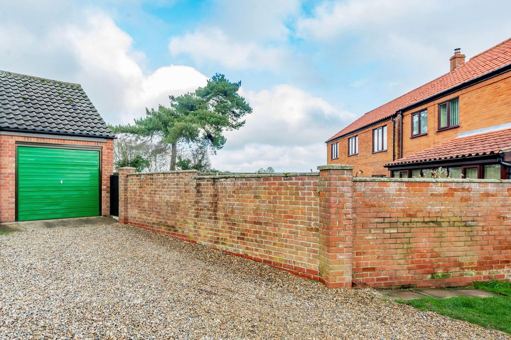 St. Andrews Close, Worstead NR28, 4 bed detached house for sale, £ ...