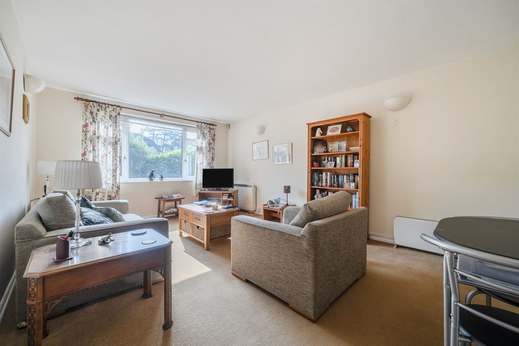 Property photo 3 of 12