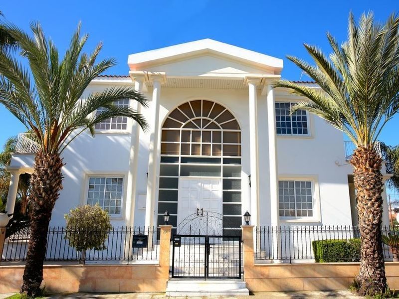 Property photo 1 of 26