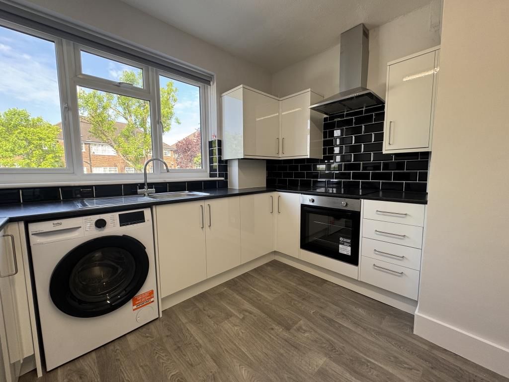 Property photo 2 of 12 Kitchen