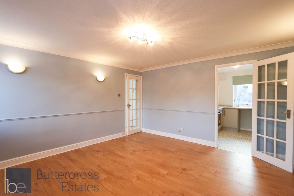 Property photo 1 of 8 Living Room