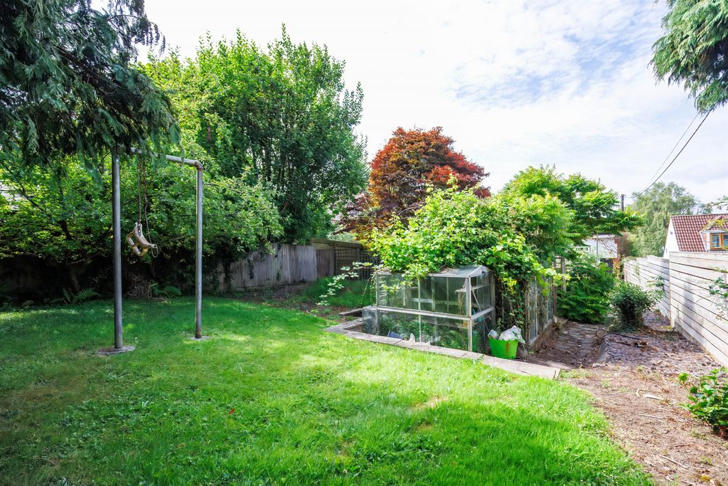 Property photo 3 of 34
