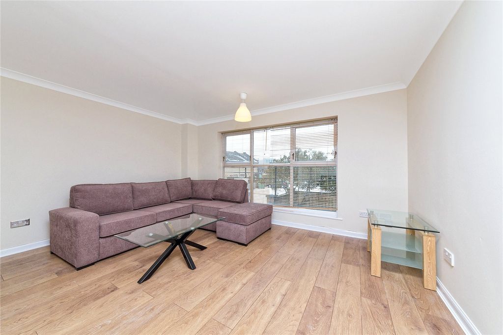 Property photo 1 of 14 Living Room