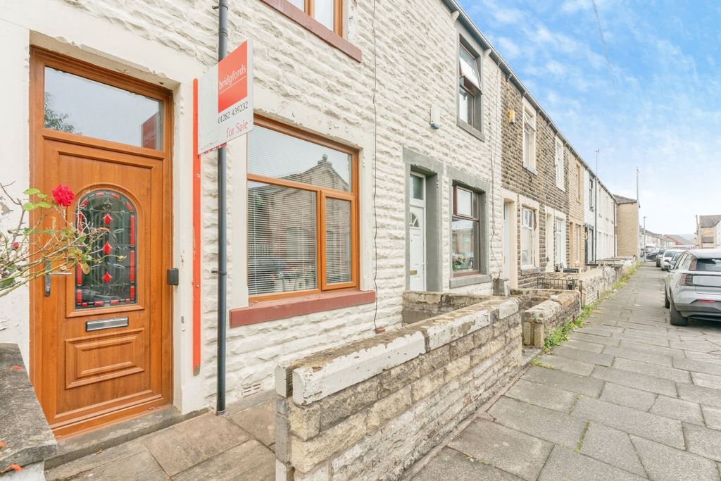 Property photo 1 of 12 Pbox-Img.Jpg