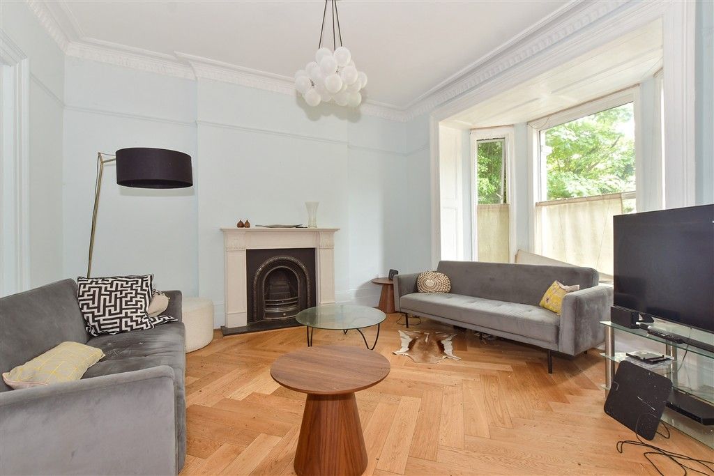 Property photo 2 of 5 Lounge