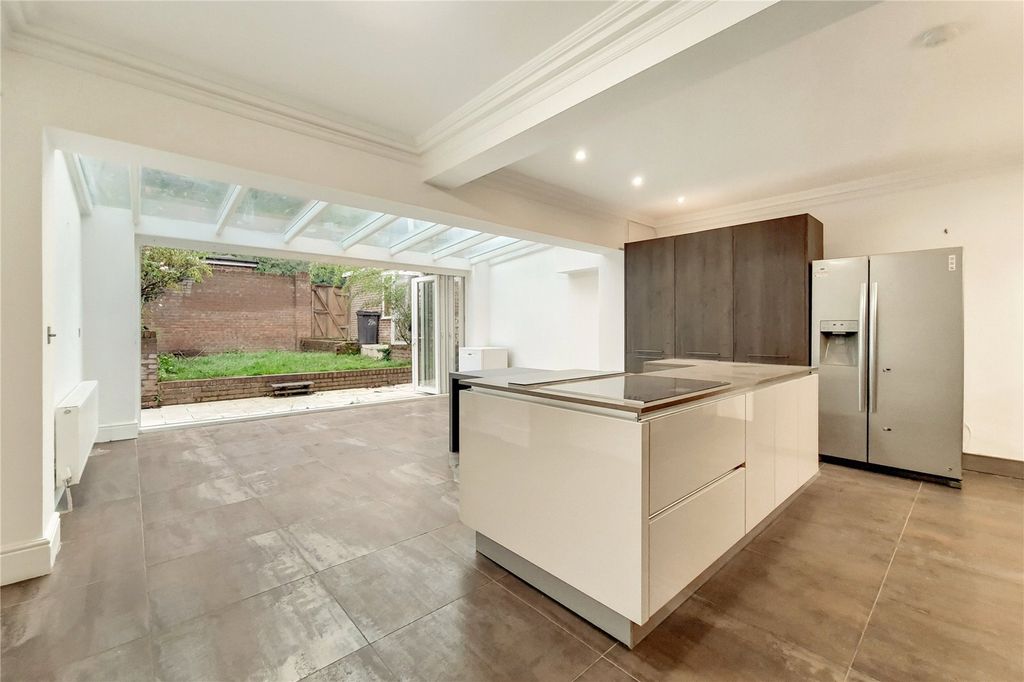 Property photo 2 of 14