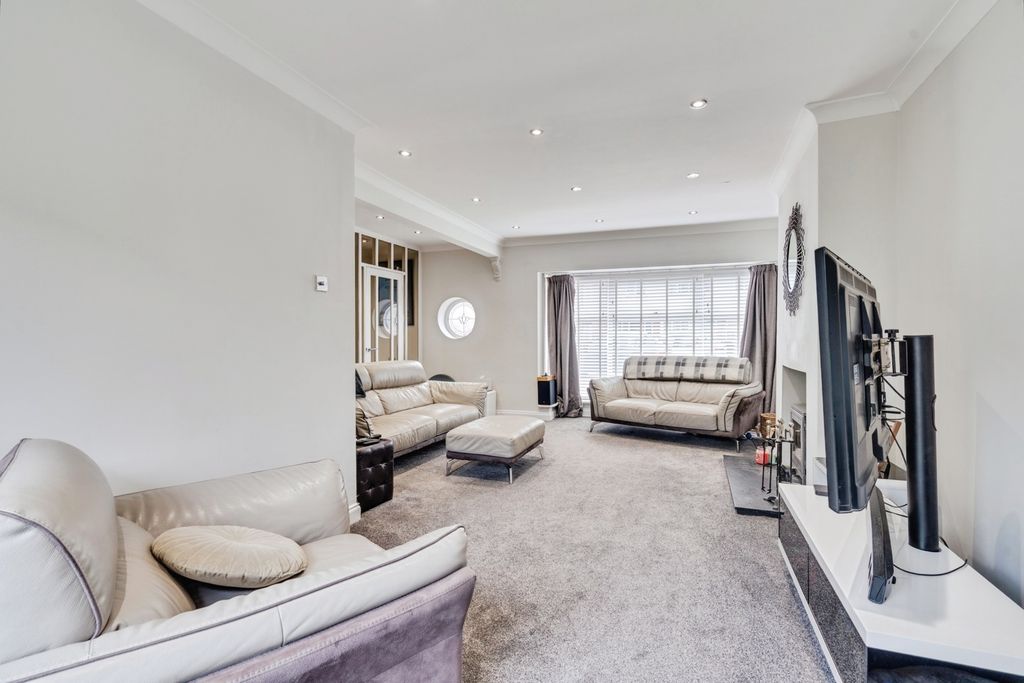 Property photo 3 of 28 Pbox-Img.Jpg