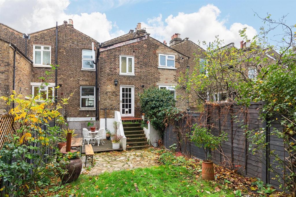 Property photo 3 of 20 887A3722-Hdr.Jpg