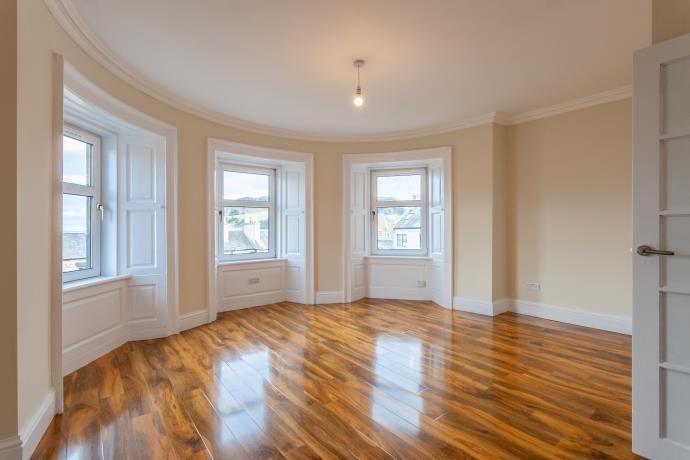 Property photo 1 of 11 Living Room