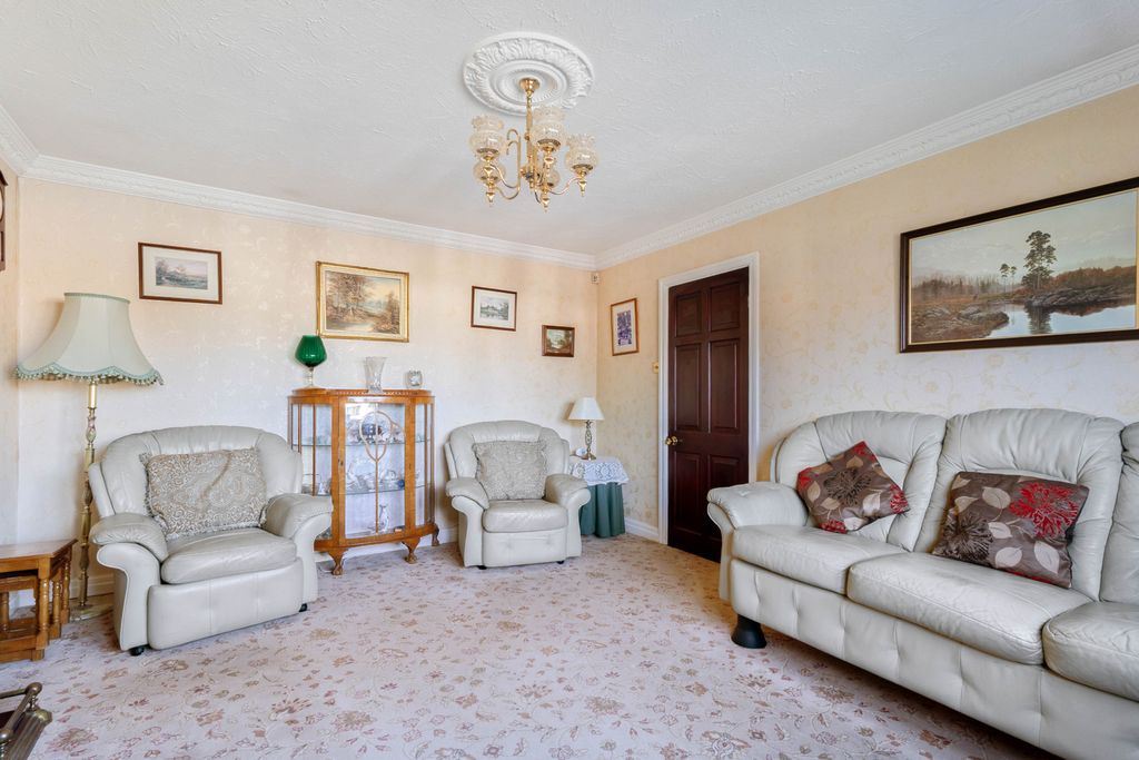 Property photo 3 of 17 Living Room