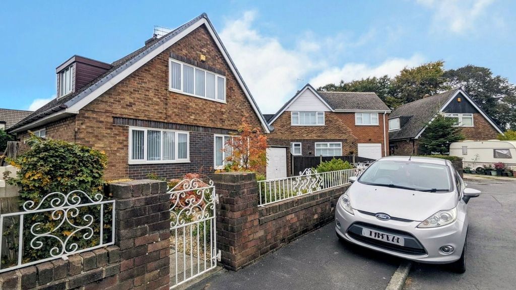 Property photo 2 of 31