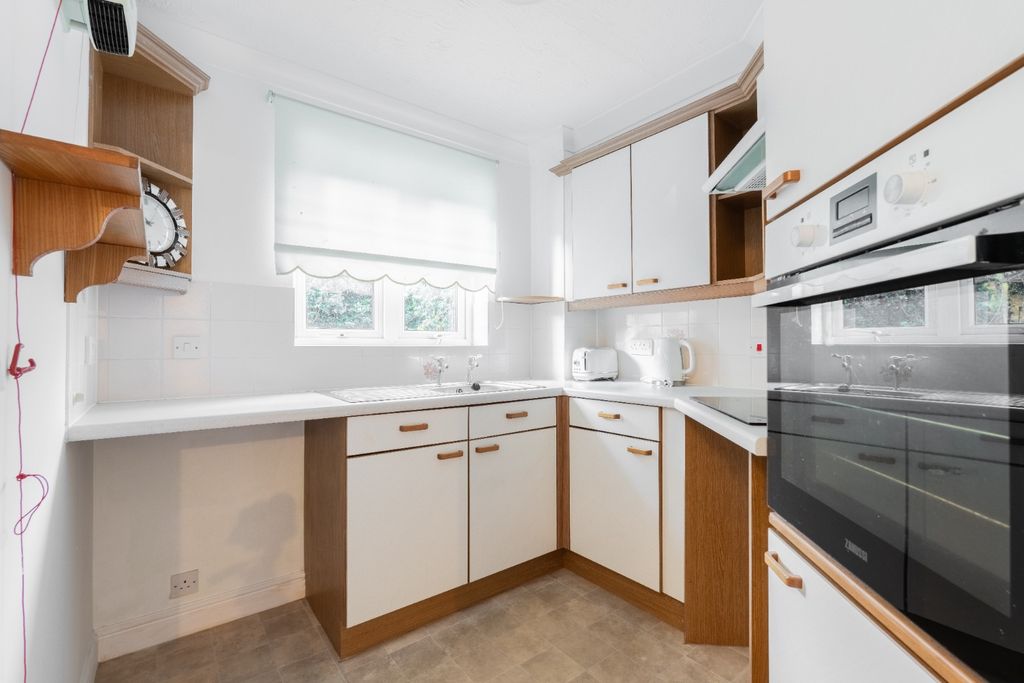 Property photo 3 of 18 4565503