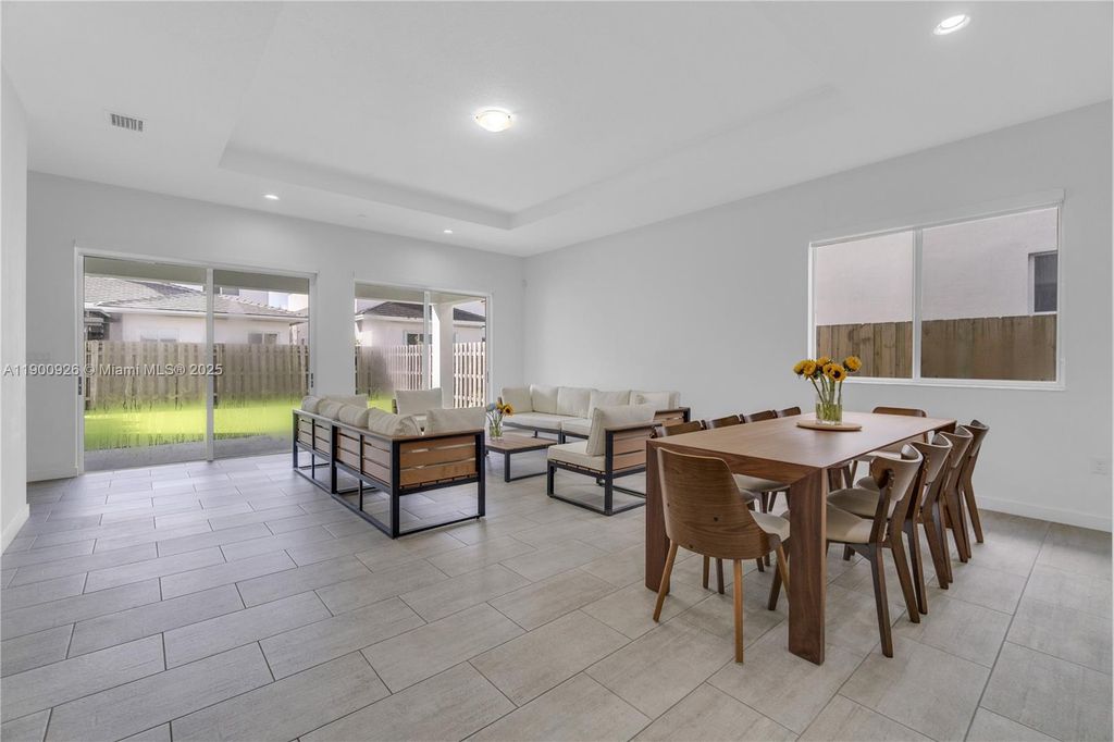 Property photo 2 of 50 <Alttext/>