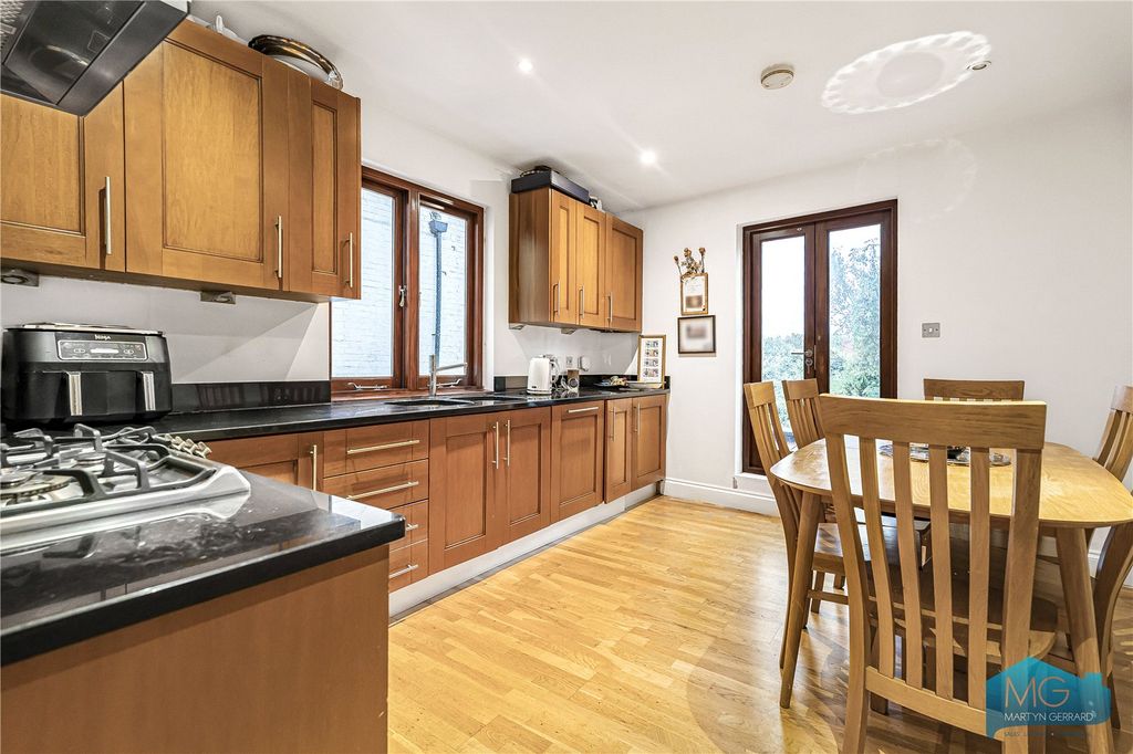 Property photo 2 of 14 Picture No. 36