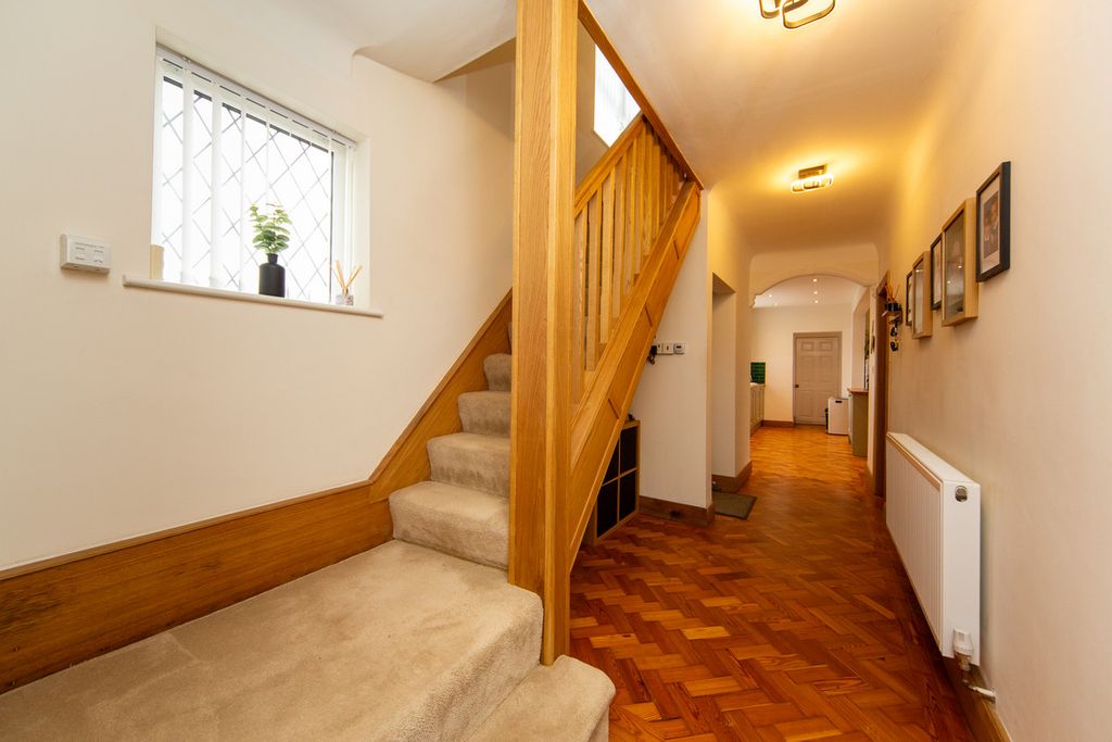 Property photo 2 of 29