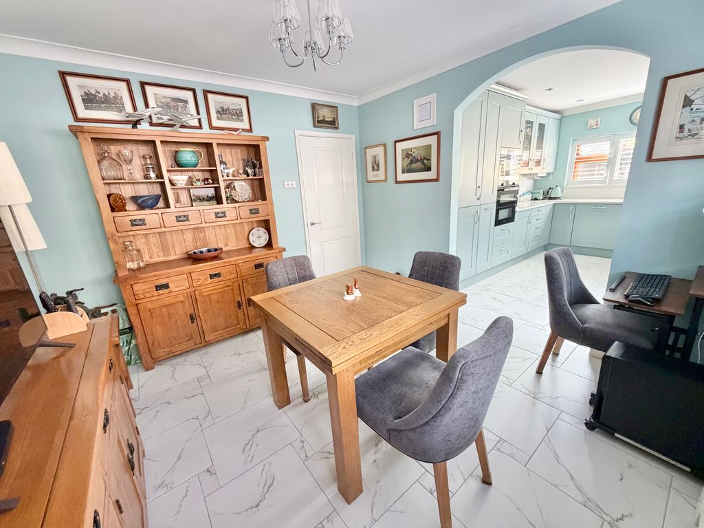 Property photo 3 of 17 Img_0847