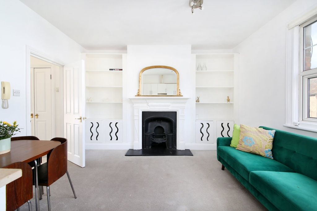 Property photo 2 of 10