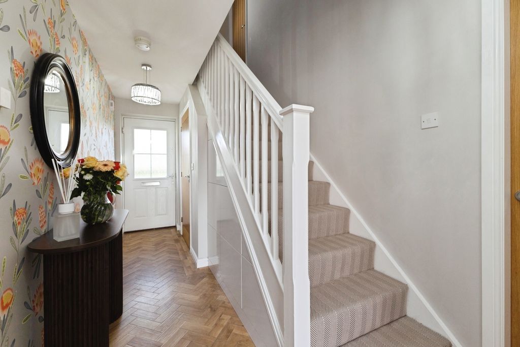 Property photo 3 of 20 Pbox-Img.Jpg