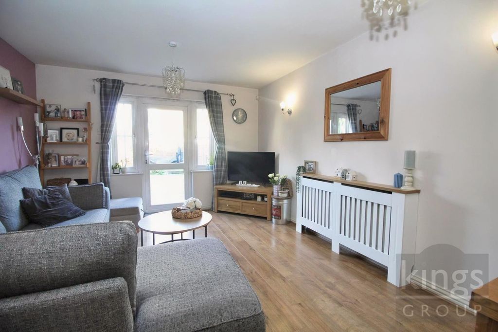 Property photo 3 of 12