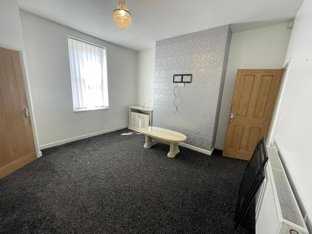 Property photo 3 of 6 Picture No. 04