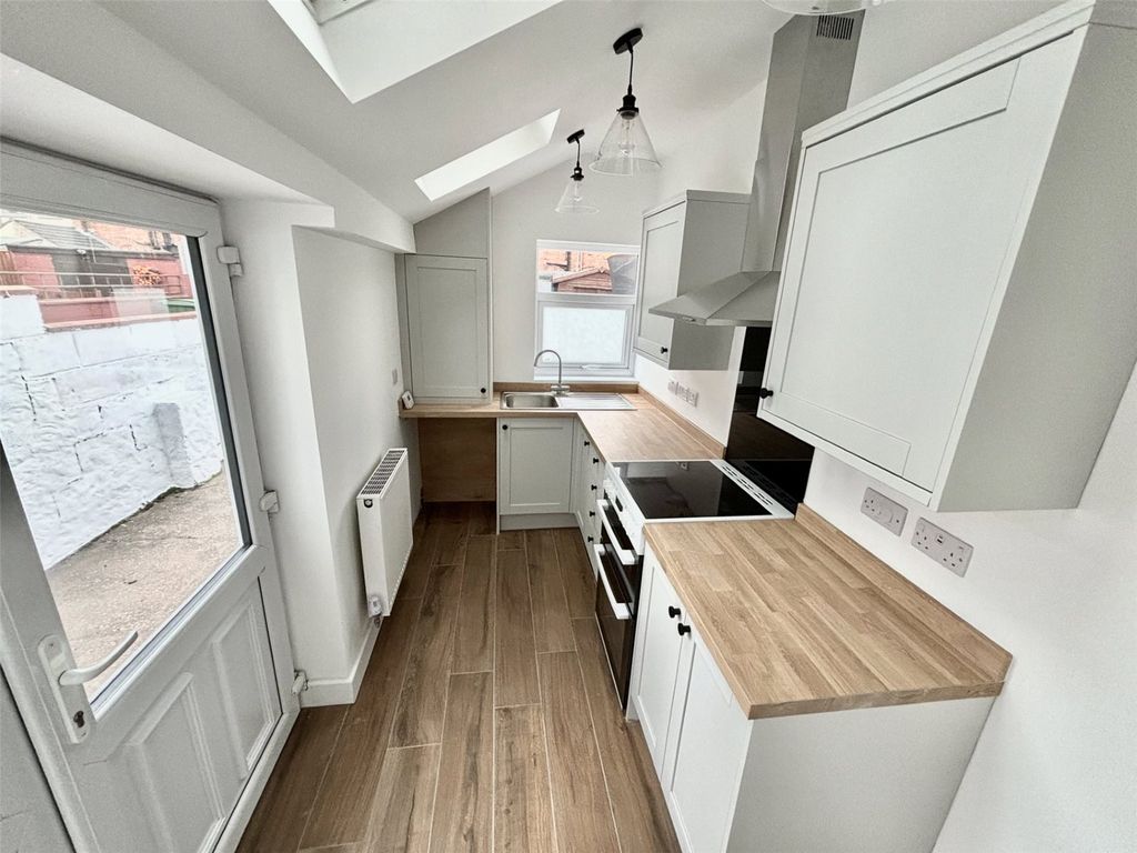 Property photo 2 of 16 Kitchen
