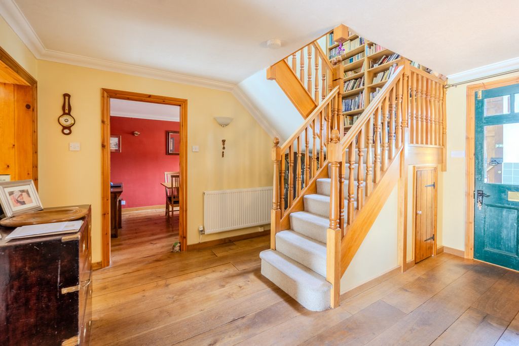 Property photo 3 of 33