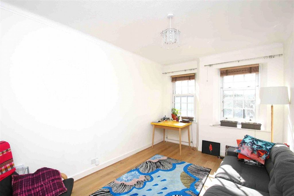 Property photo 3 of 11 Picture No. 01