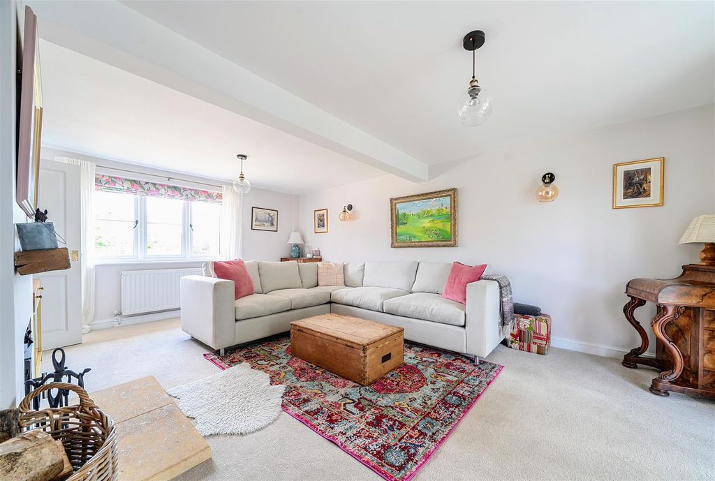 Property photo 3 of 13 Sitting Room