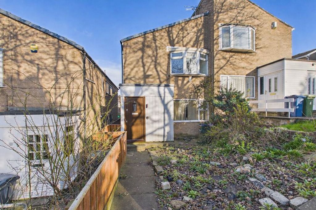 Property photo 1 of 9 External