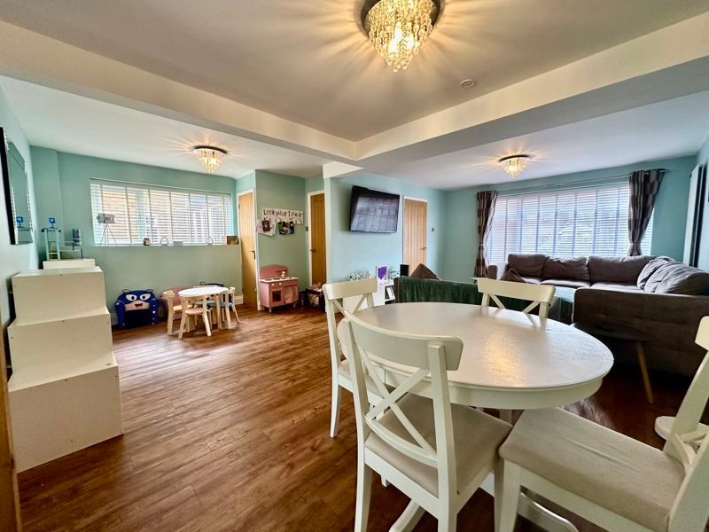 Property photo 2 of 25 Photo 17