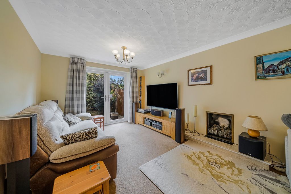 Property photo 3 of 33