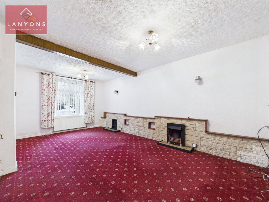 Property photo 3 of 15 Picture No. 12